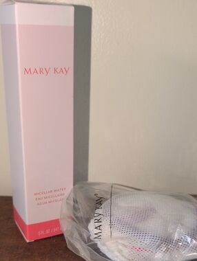 Mary Kay Micellar Water with Cleansing Pad Duo - Pink & White